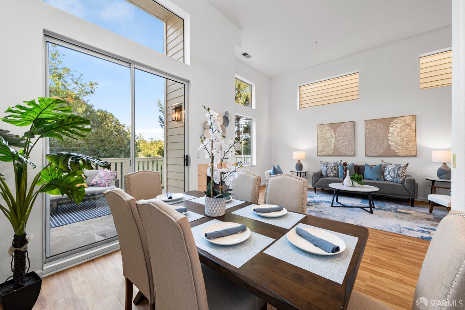 Detail Gallery Image 10 of 43 For 2108 Thistle Ct, Hayward,  CA 94542 - 3 Beds | 2/1 Baths