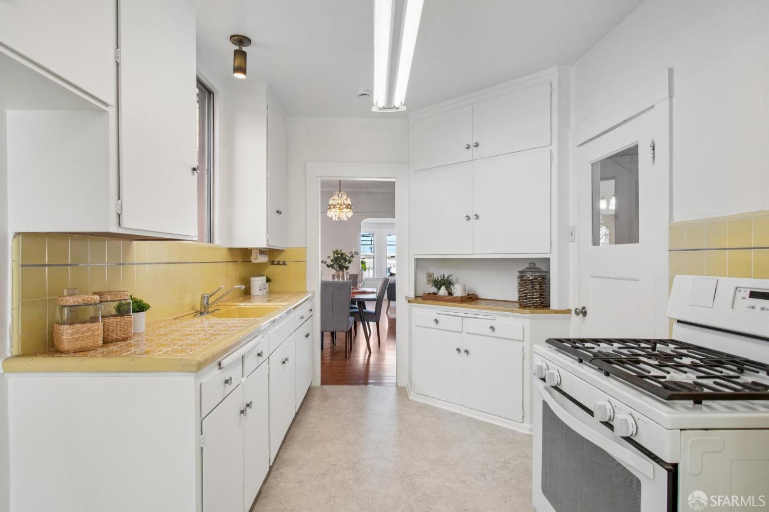 Detail Gallery Image 18 of 34 For 24 Rolph St, San Francisco,  CA 94112 - 2 Beds | 2 Baths