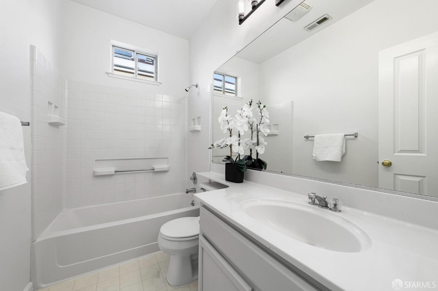 Detail Gallery Image 25 of 43 For 2108 Thistle Ct, Hayward,  CA 94542 - 3 Beds | 2/1 Baths