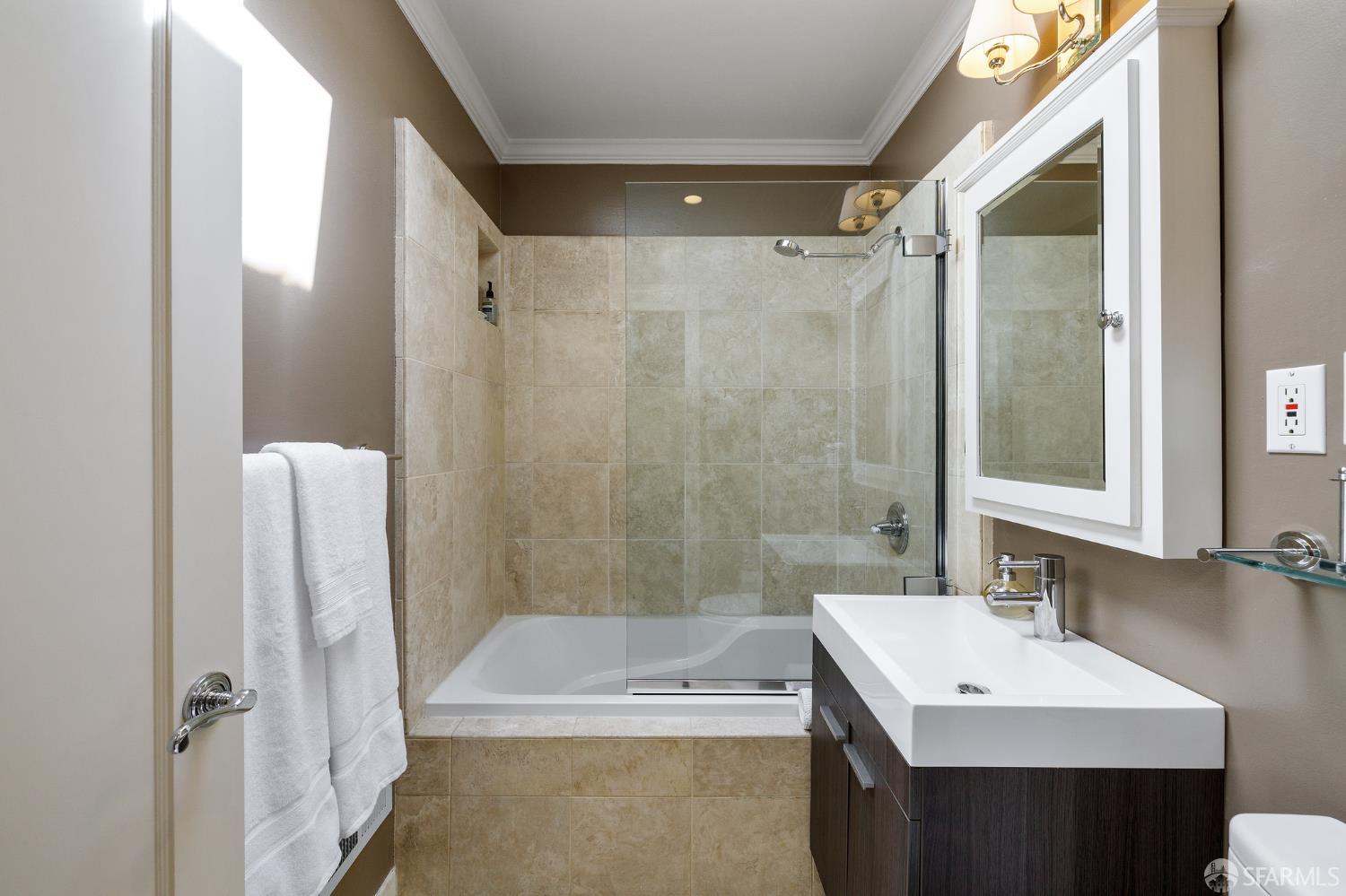 Detail Gallery Image 20 of 44 For 101 Farnum St, San Francisco,  CA 94131 - 3 Beds | 2 Baths