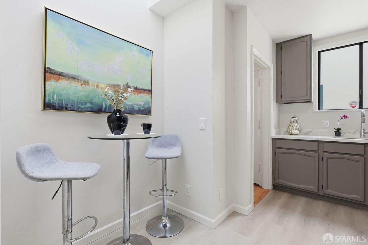 Detail Gallery Image 9 of 55 For 2087 29th Ave, San Francisco,  CA 94116 - 3 Beds | 1 Baths