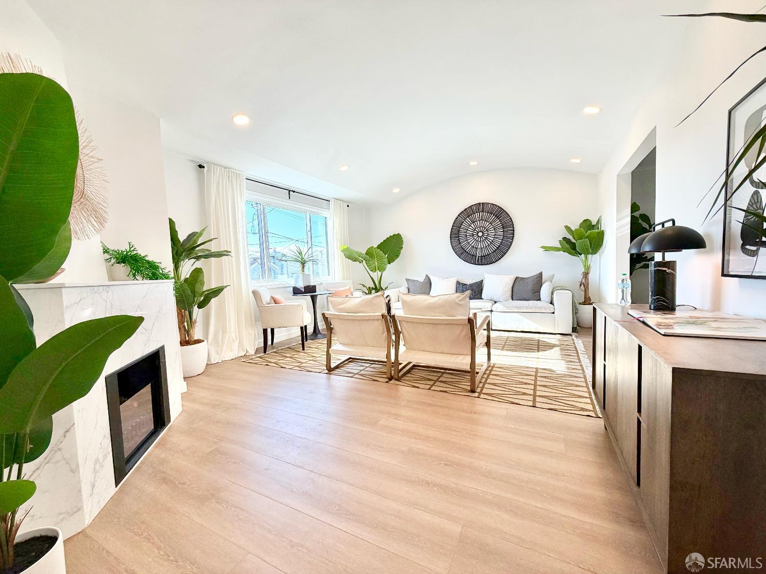 Detail Gallery Image 2 of 30 For 45 Scotia Ave, San Francisco,  CA 94124 - 3 Beds | 2 Baths