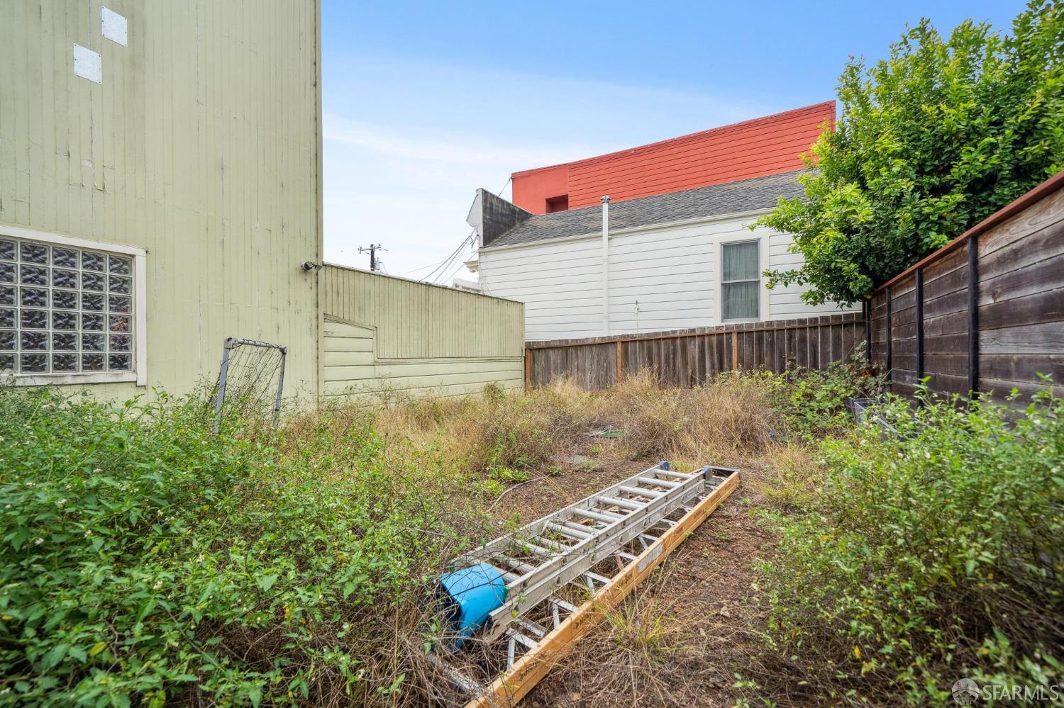 Detail Gallery Image 30 of 35 For 1040 Sanchez St, San Francisco,  CA 94114 - 2 Beds | 1 Baths