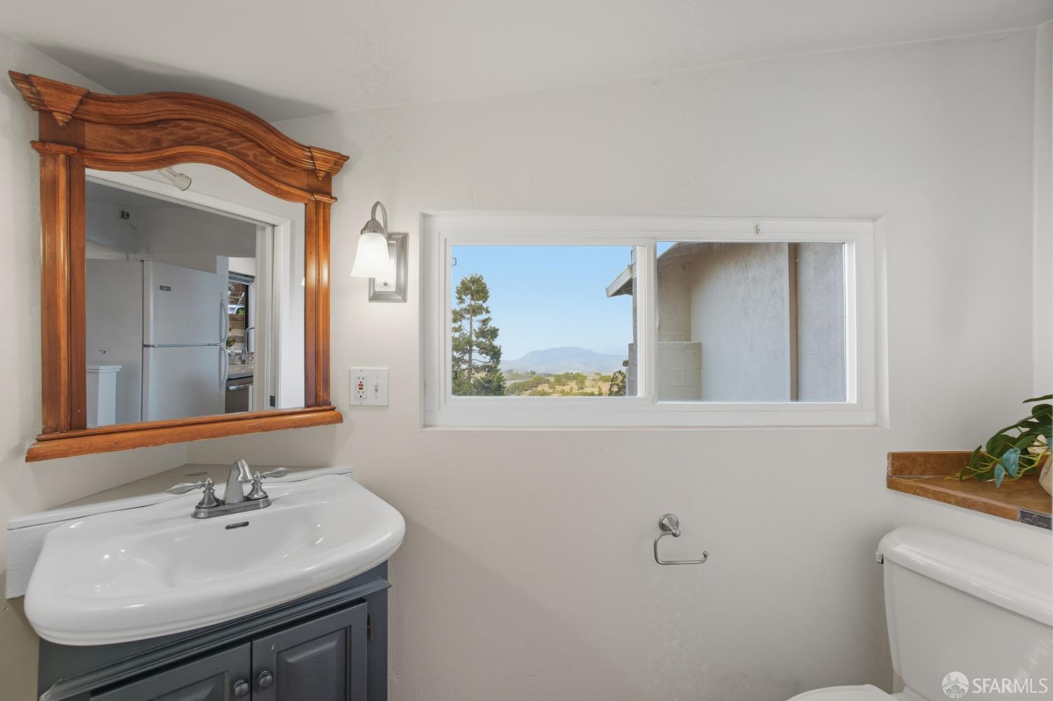 Detail Gallery Image 25 of 75 For 121 Kings Rd, Brisbane,  CA 94005 - 3 Beds | 2/1 Baths