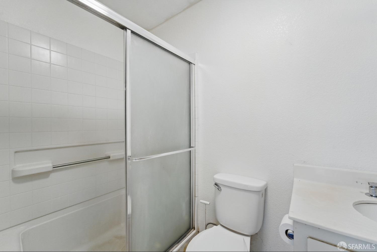 Detail Gallery Image 21 of 22 For 683 Frederick St, San Francisco,  CA 94117 - 2 Beds | 2 Baths