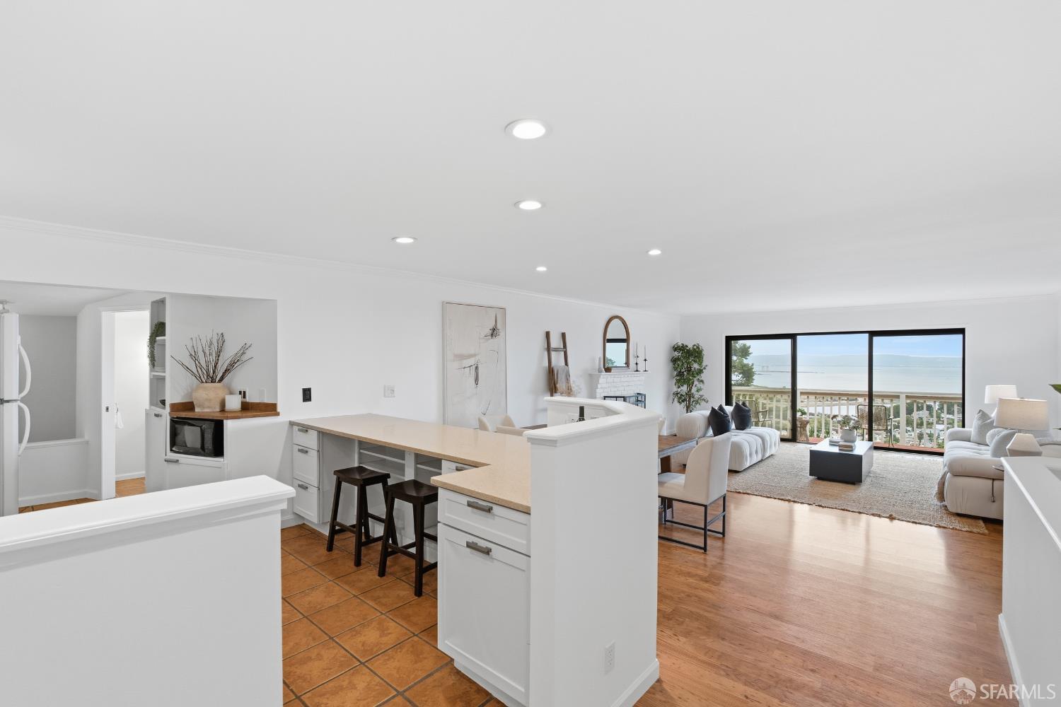 Detail Gallery Image 16 of 75 For 121 Kings Rd, Brisbane,  CA 94005 - 3 Beds | 2/1 Baths