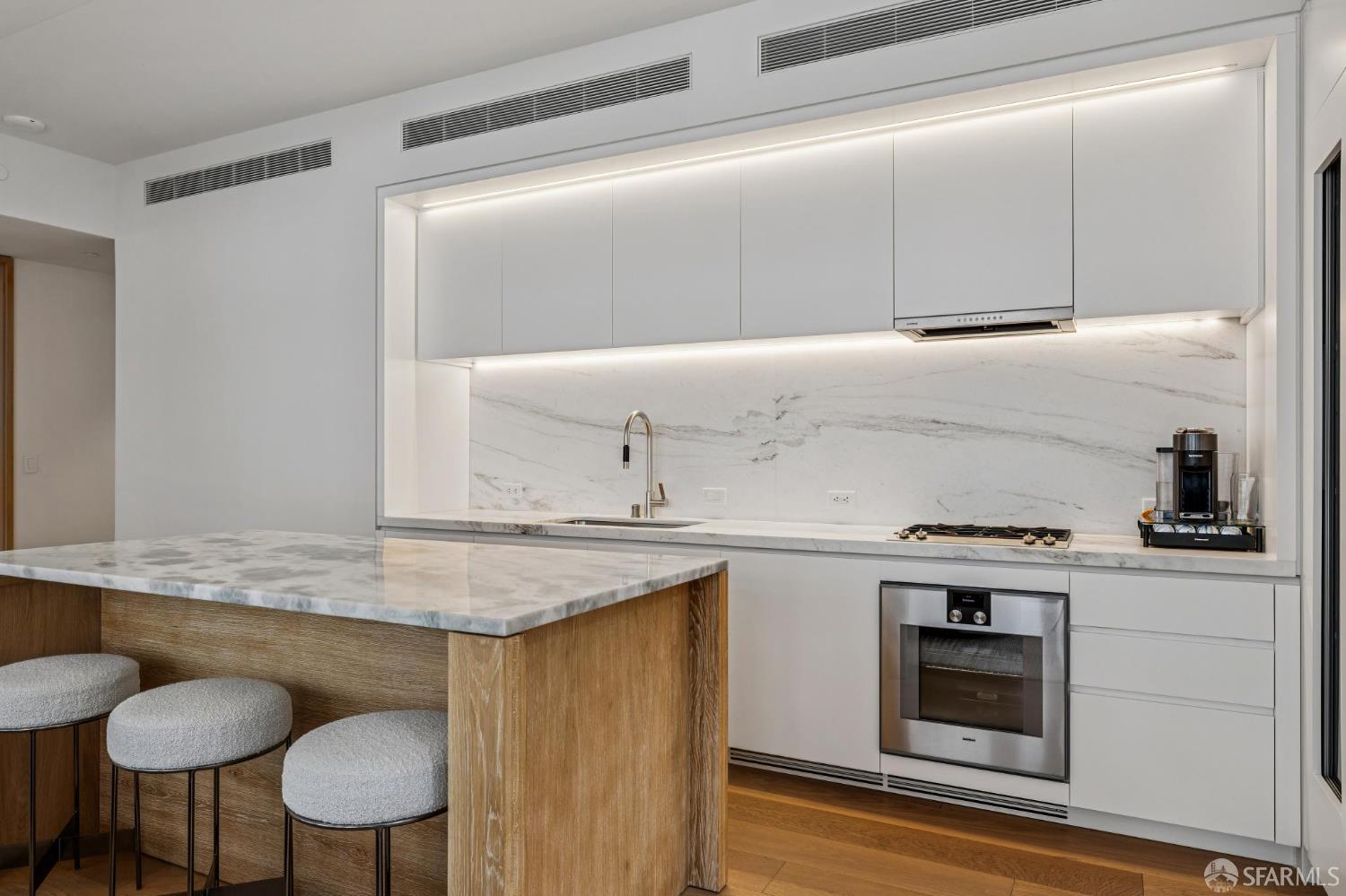 Detail Gallery Image 10 of 34 For 1 Steuart Ln #201,  San Francisco,  CA 94105 - 2 Beds | 2 Baths