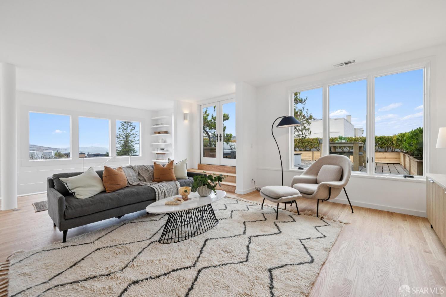 Detail Gallery Image 9 of 34 For 50 Montclair Ter, San Francisco,  CA 94109 - 3 Beds | 2/1 Baths