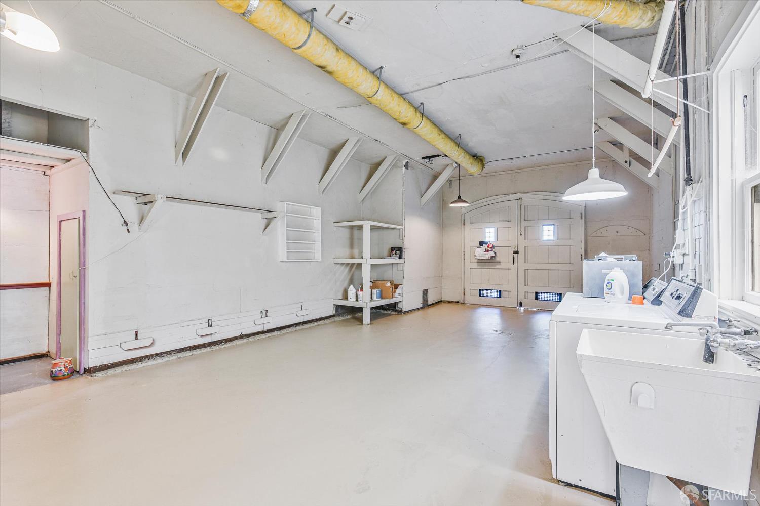 Detail Gallery Image 26 of 39 For 1411 Oakdale Ave, San Francisco,  CA 94124 - 3 Beds | 1/1 Baths