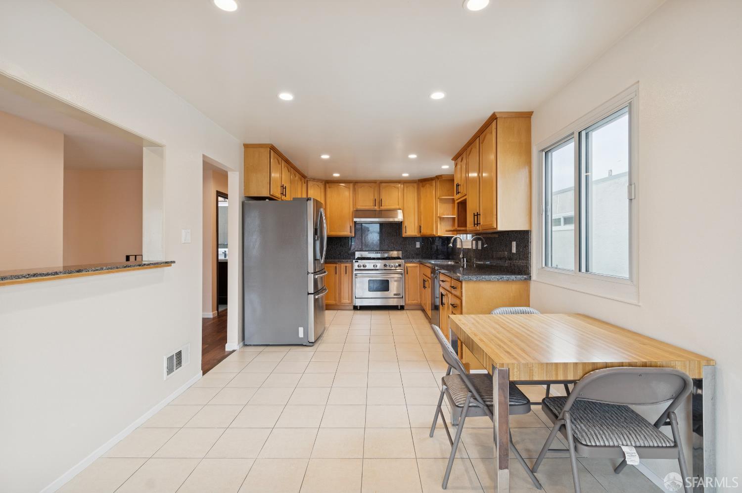 Detail Gallery Image 23 of 59 For 257 Hampshire Ct, Daly City,  CA 94015 - 5 Beds | 4 Baths