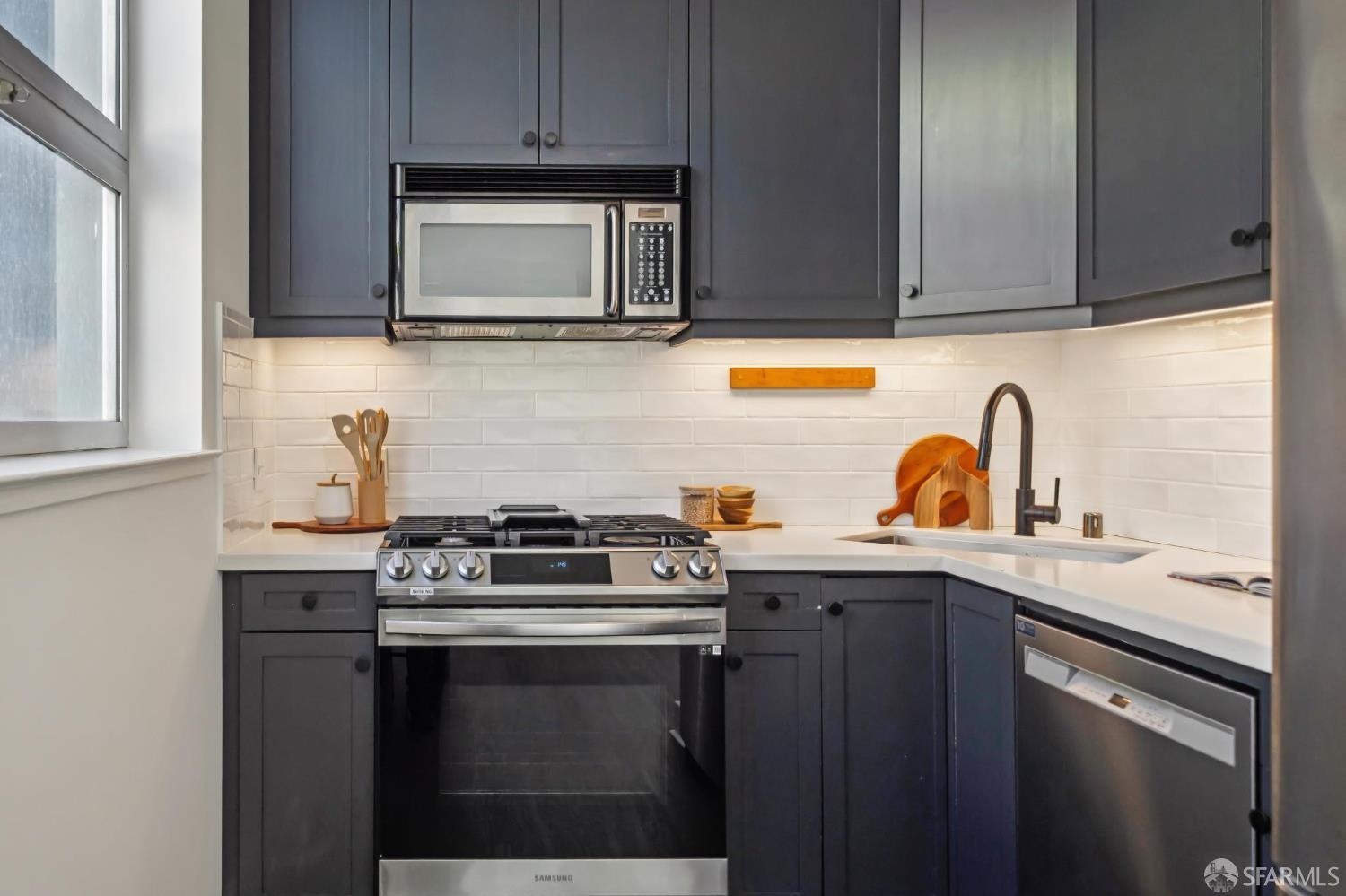 Detail Gallery Image 13 of 27 For 128 Morris St #13,  San Francisco,  CA 94107 - 1 Beds | 1/1 Baths