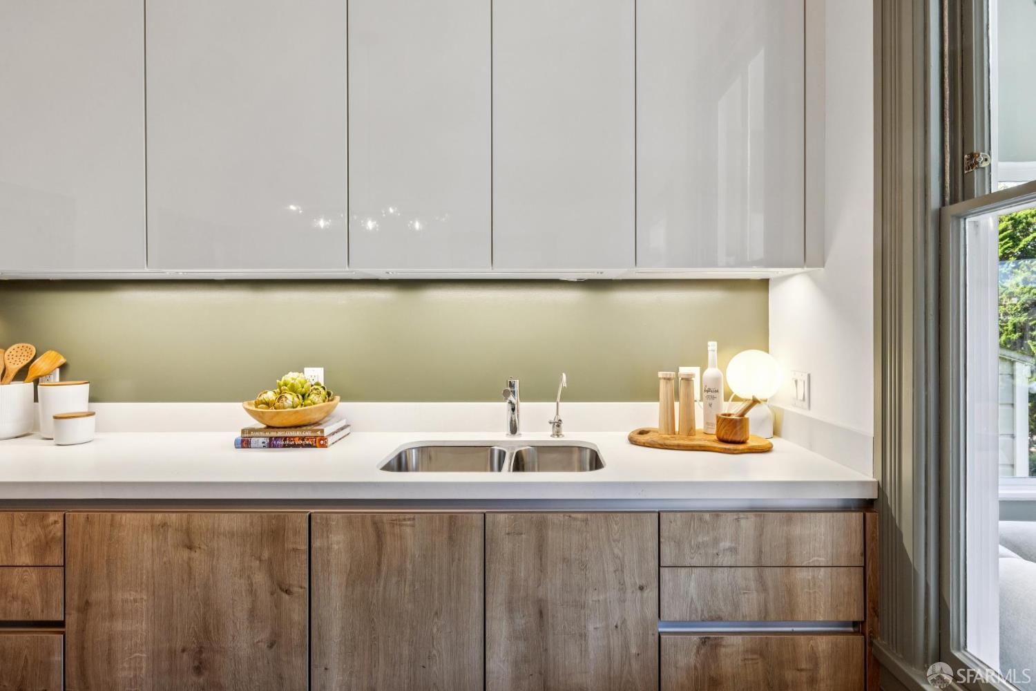 Detail Gallery Image 21 of 77 For 4106 20th St, San Francisco,  CA 94114 - 4 Beds | 3 Baths