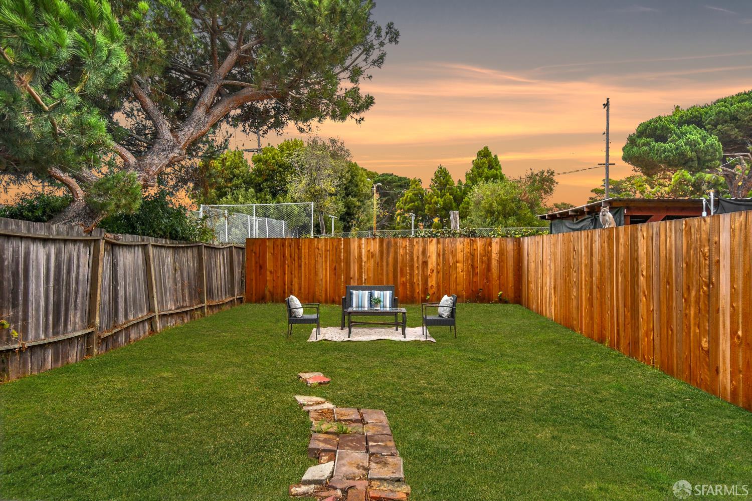 Detail Gallery Image 31 of 35 For 1090 Gilman Ave, San Francisco,  CA 94124 - 2 Beds | 2 Baths