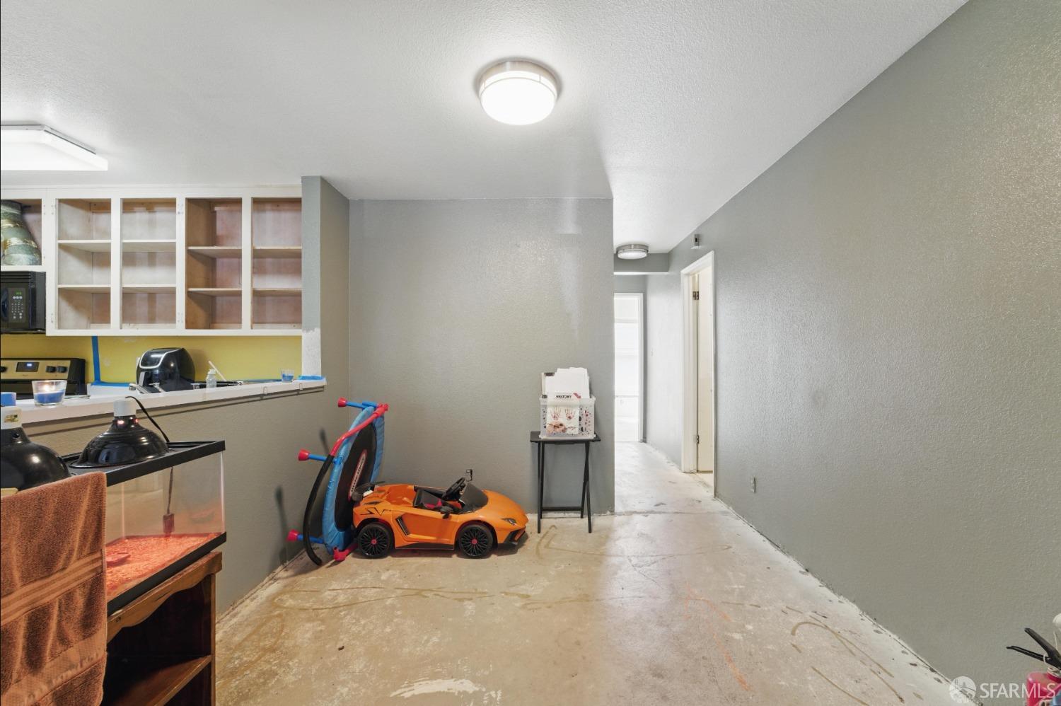 Detail Gallery Image 12 of 22 For 683 Frederick St, San Francisco,  CA 94117 - 2 Beds | 2 Baths