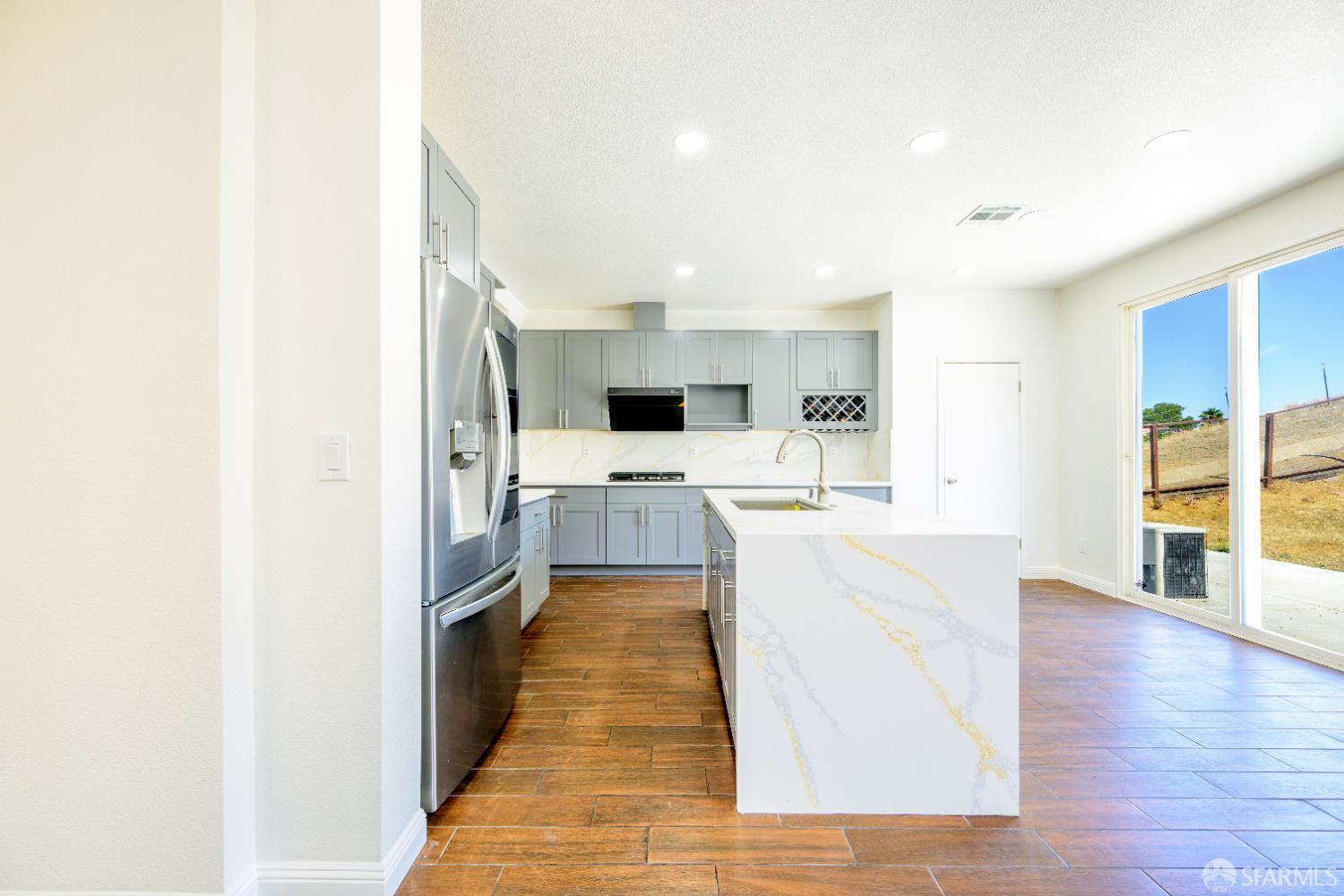 Detail Gallery Image 15 of 60 For 2275 Southwood Dr, Pittsburg,  CA 94565 - 6 Beds | 4 Baths