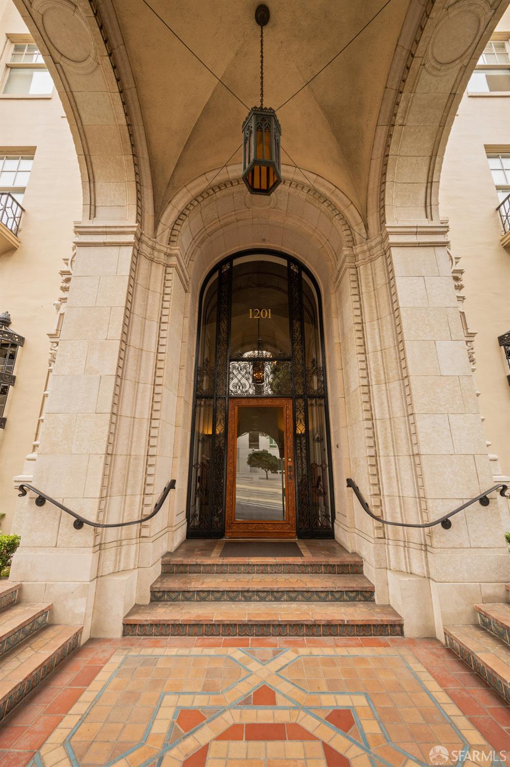 Photo #3: 425083698 Listing: Photo #3