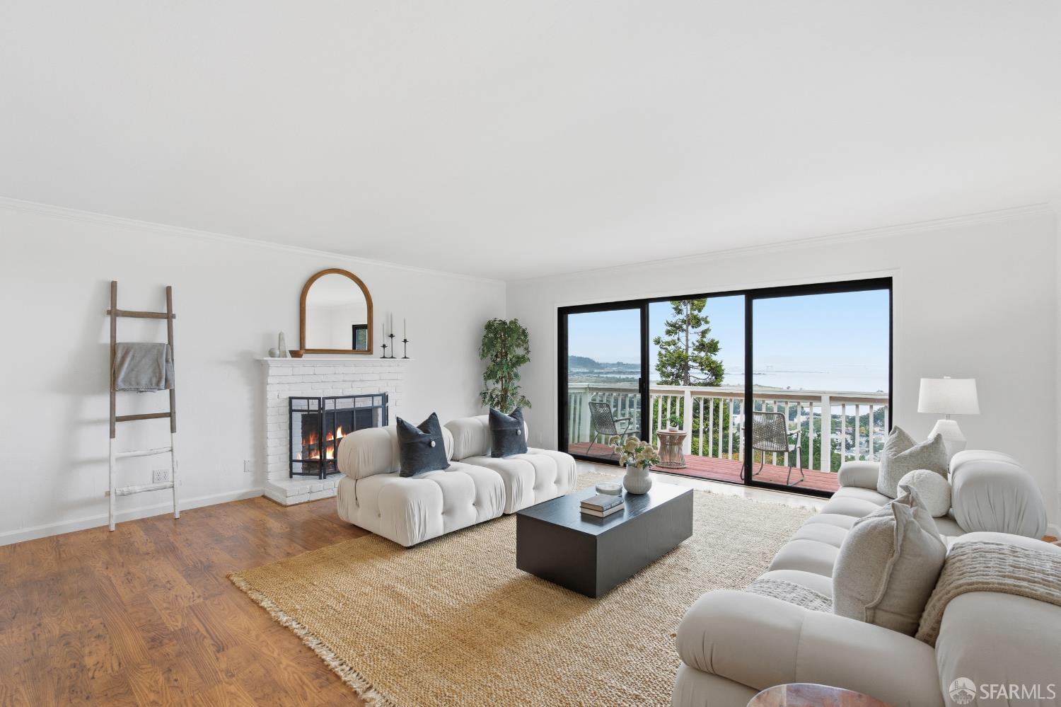 Detail Gallery Image 7 of 75 For 121 Kings Rd, Brisbane,  CA 94005 - 3 Beds | 2/1 Baths