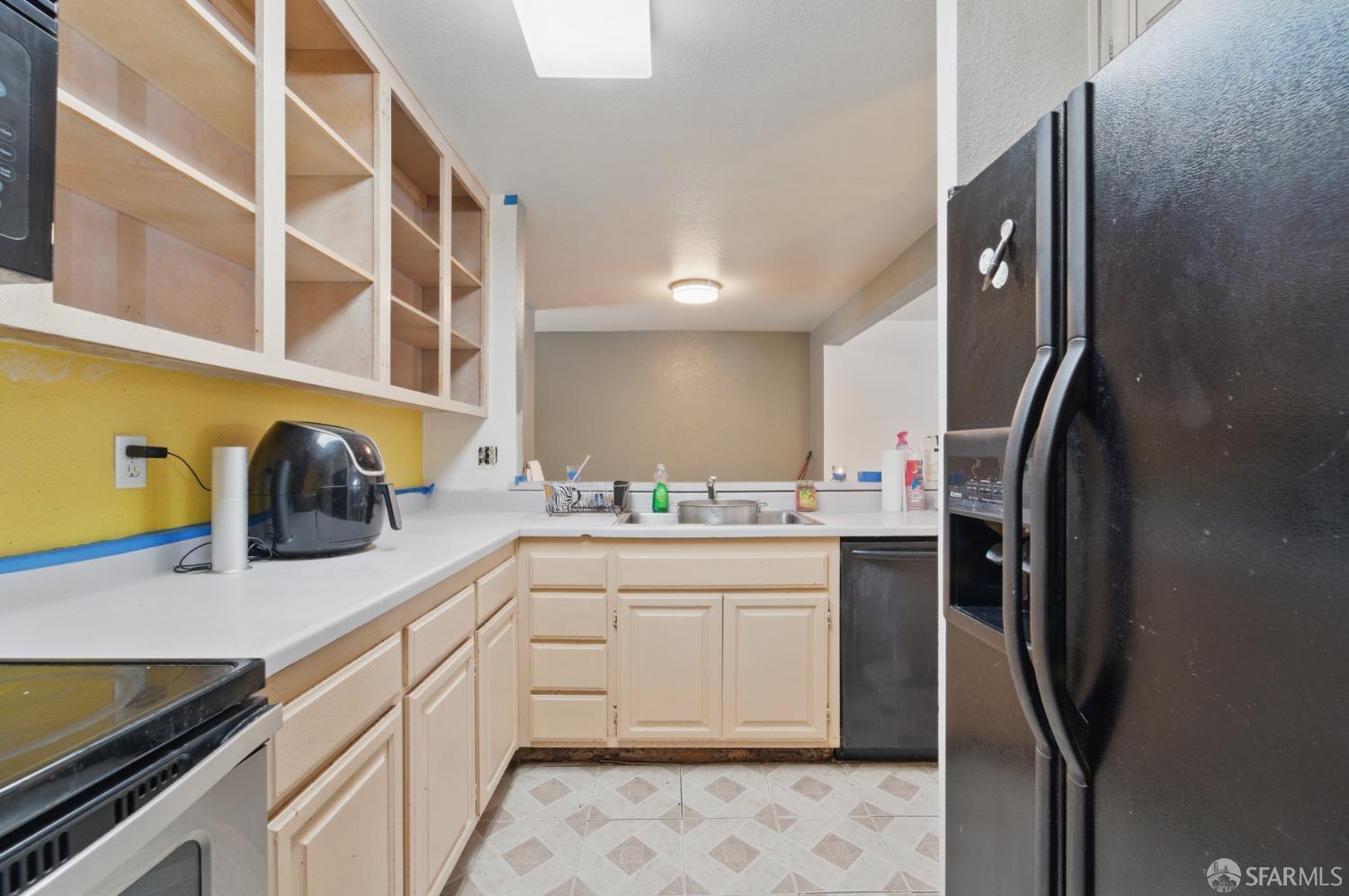 Detail Gallery Image 10 of 22 For 683 Frederick St, San Francisco,  CA 94117 - 2 Beds | 2 Baths