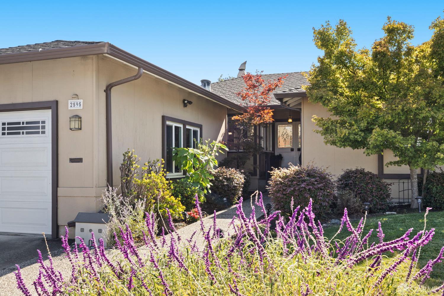 Detail Gallery Image 3 of 51 For 2595 Eaton Ave, San Carlos,  CA 94070 - 3 Beds | 2 Baths