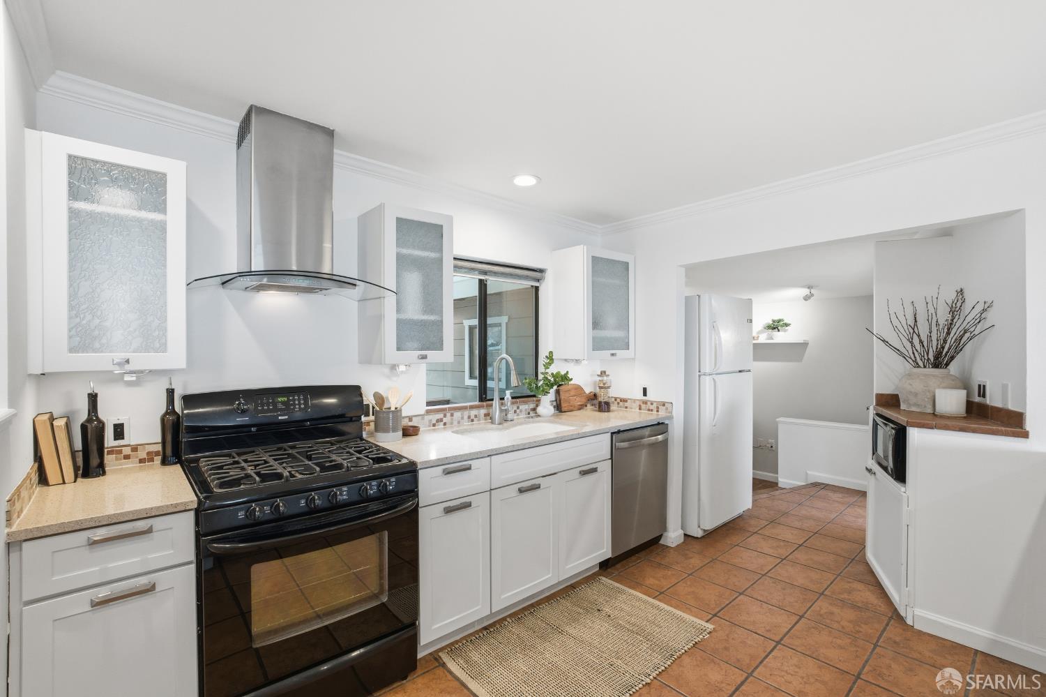 Detail Gallery Image 21 of 75 For 121 Kings Rd, Brisbane,  CA 94005 - 3 Beds | 2/1 Baths