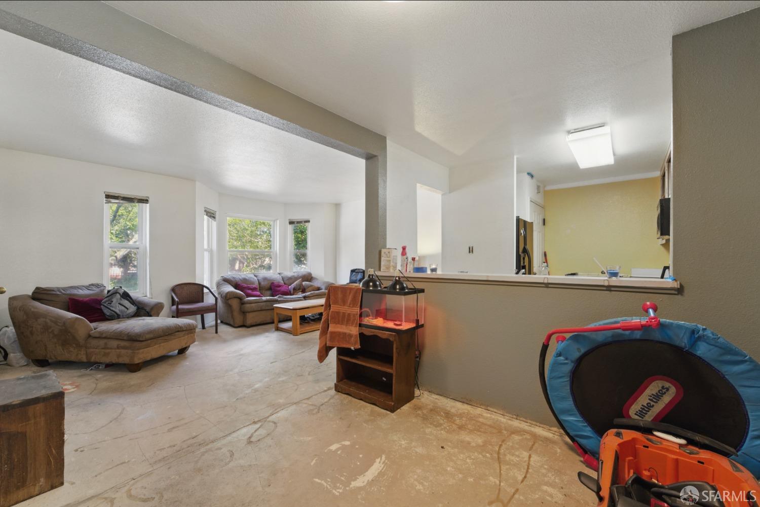 Detail Gallery Image 13 of 22 For 683 Frederick St, San Francisco,  CA 94117 - 2 Beds | 2 Baths