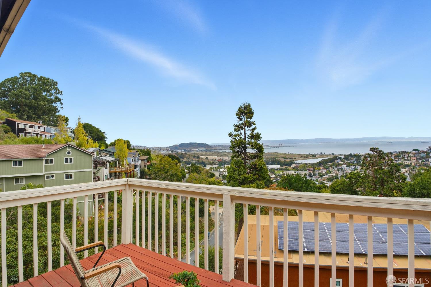 Detail Gallery Image 8 of 75 For 121 Kings Rd, Brisbane,  CA 94005 - 3 Beds | 2/1 Baths