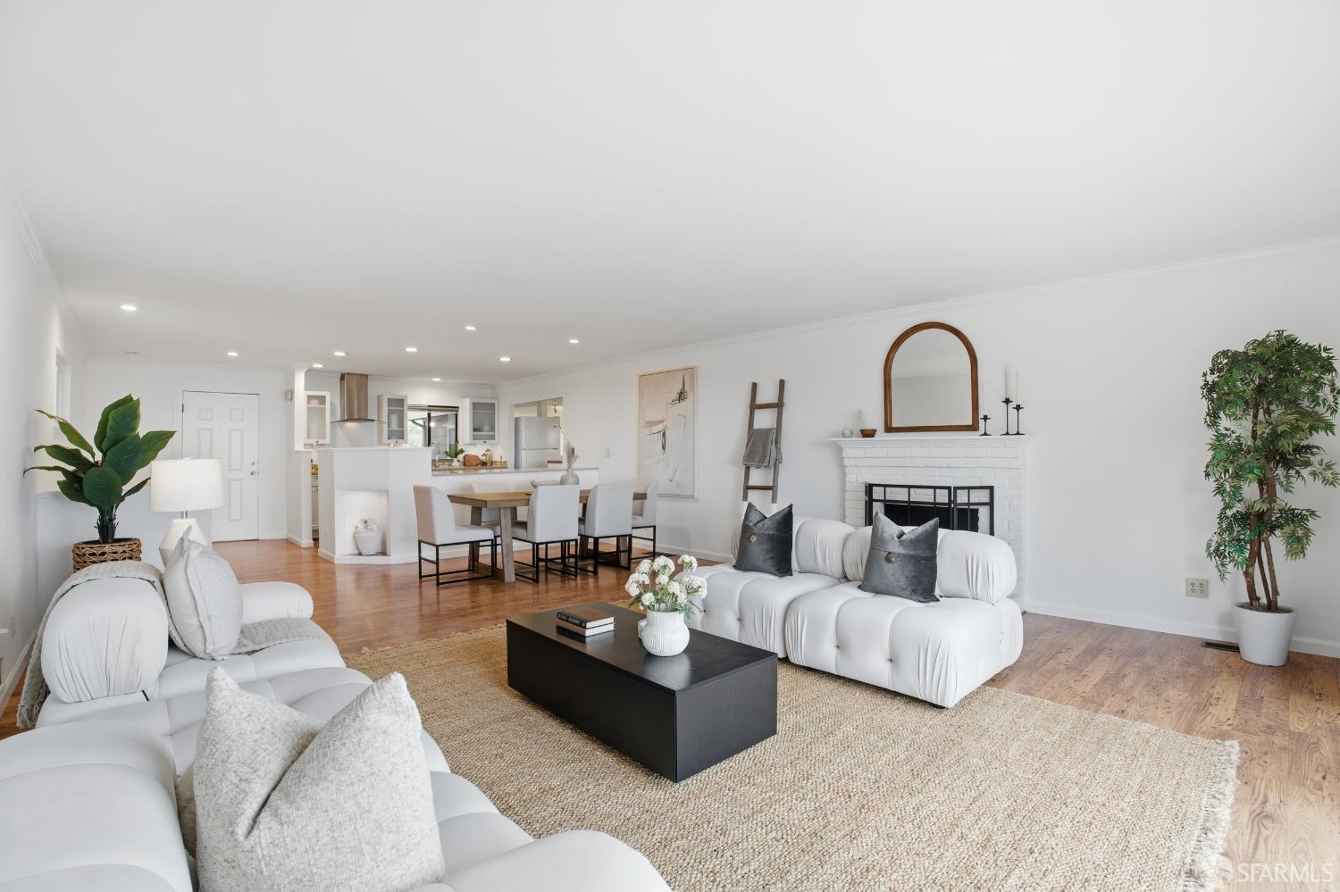 Detail Gallery Image 11 of 75 For 121 Kings Rd, Brisbane,  CA 94005 - 3 Beds | 2/1 Baths