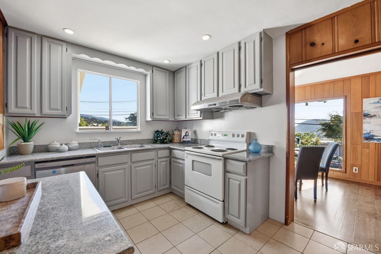 Detail Gallery Image 15 of 47 For 7347 Terrace Dr, El Cerrito,  CA 94530 - 4 Beds | 2 Baths