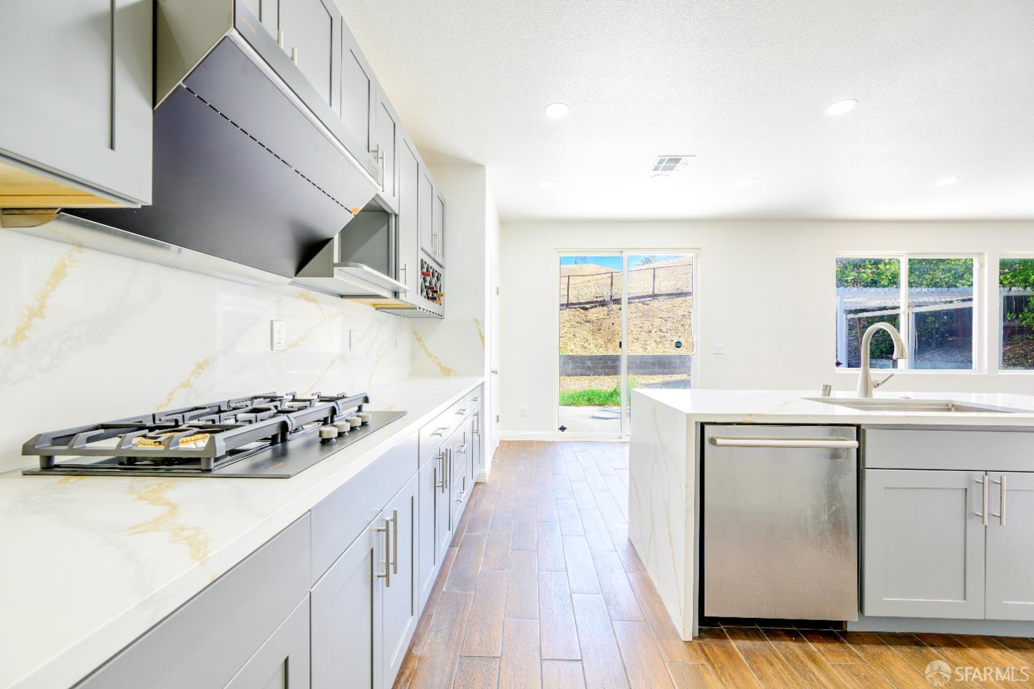 Detail Gallery Image 16 of 60 For 2275 Southwood Dr, Pittsburg,  CA 94565 - 6 Beds | 4 Baths