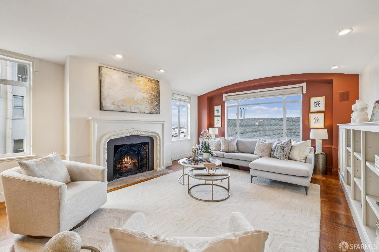 Detail Gallery Image 5 of 33 For 2100 Green St #206,  San Francisco,  CA 94123 - 2 Beds | 2 Baths