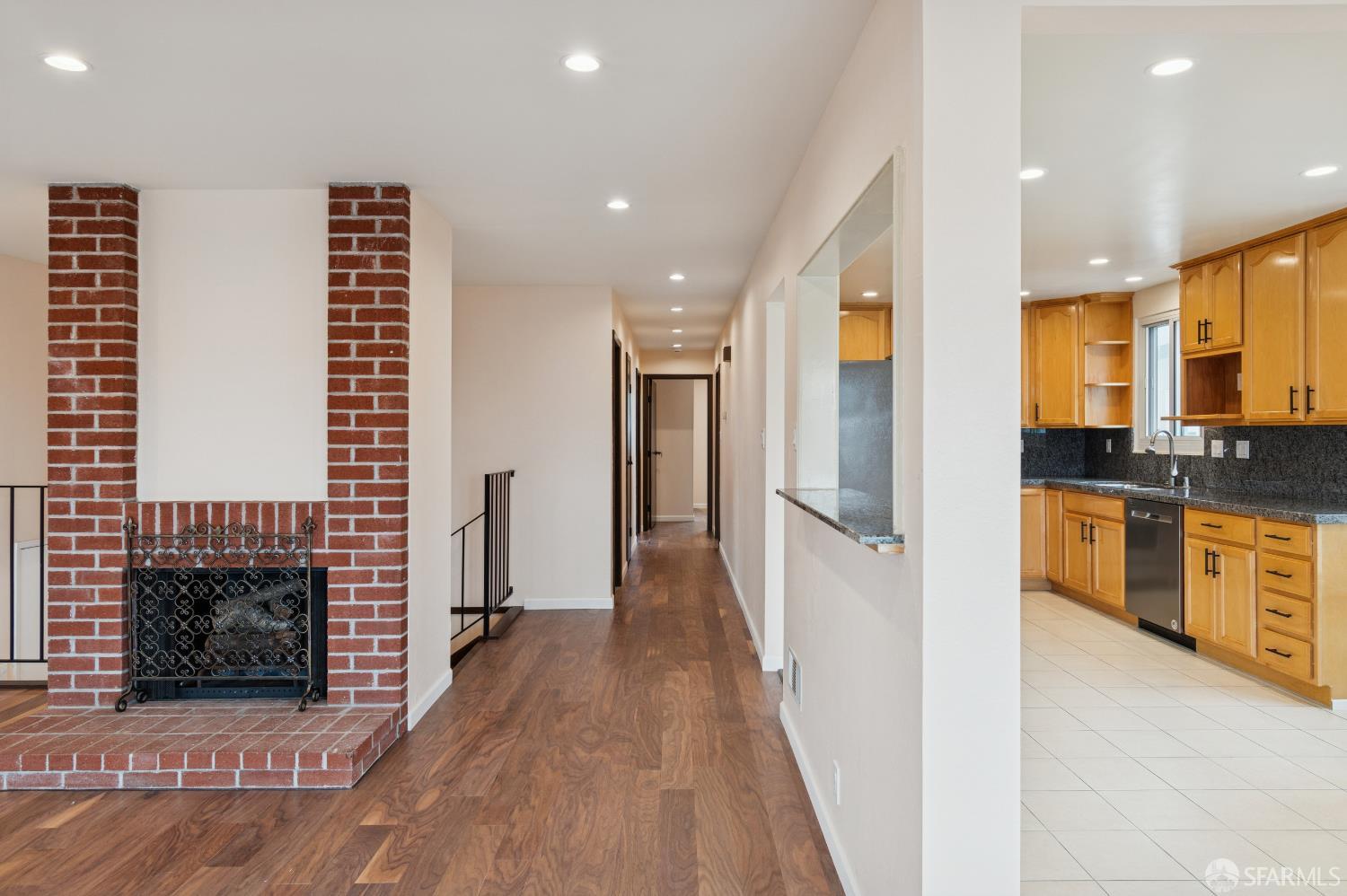 Detail Gallery Image 15 of 59 For 257 Hampshire Ct, Daly City,  CA 94015 - 5 Beds | 4 Baths