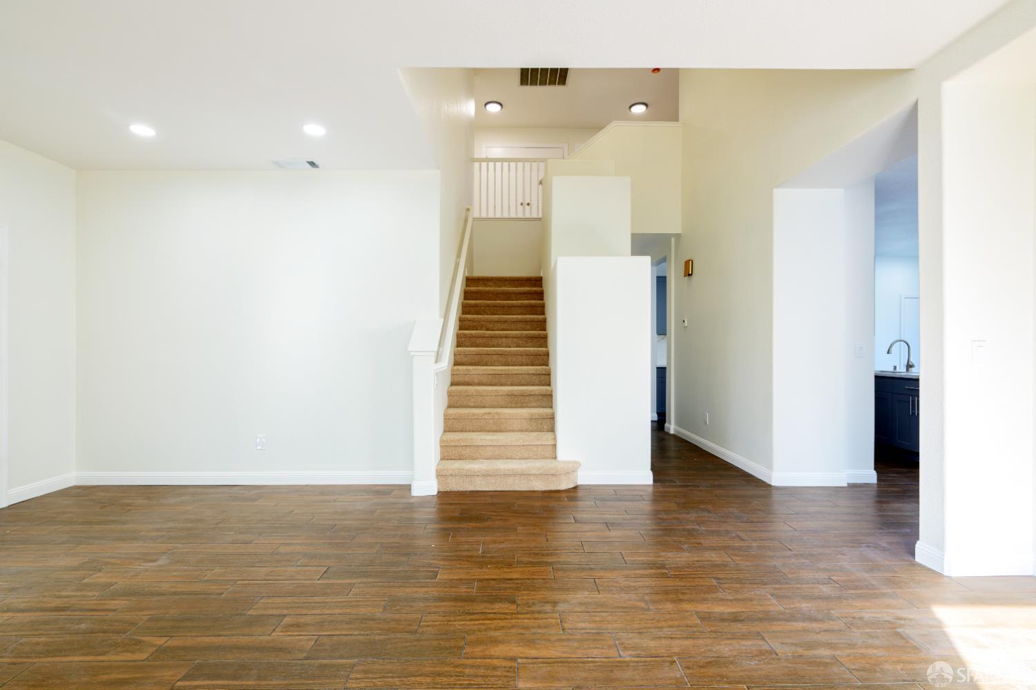 Detail Gallery Image 4 of 60 For 2275 Southwood Dr, Pittsburg,  CA 94565 - 6 Beds | 4 Baths