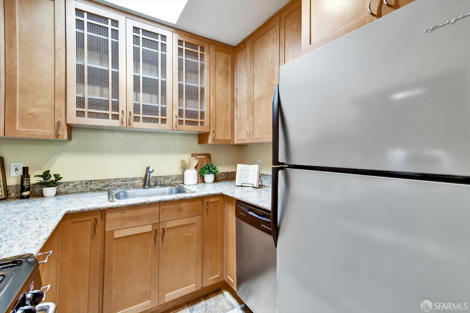 Detail Gallery Image 13 of 35 For 1090 Gilman Ave, San Francisco,  CA 94124 - 2 Beds | 2 Baths