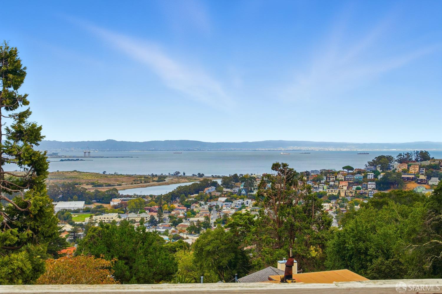 Detail Gallery Image 10 of 75 For 121 Kings Rd, Brisbane,  CA 94005 - 3 Beds | 2/1 Baths