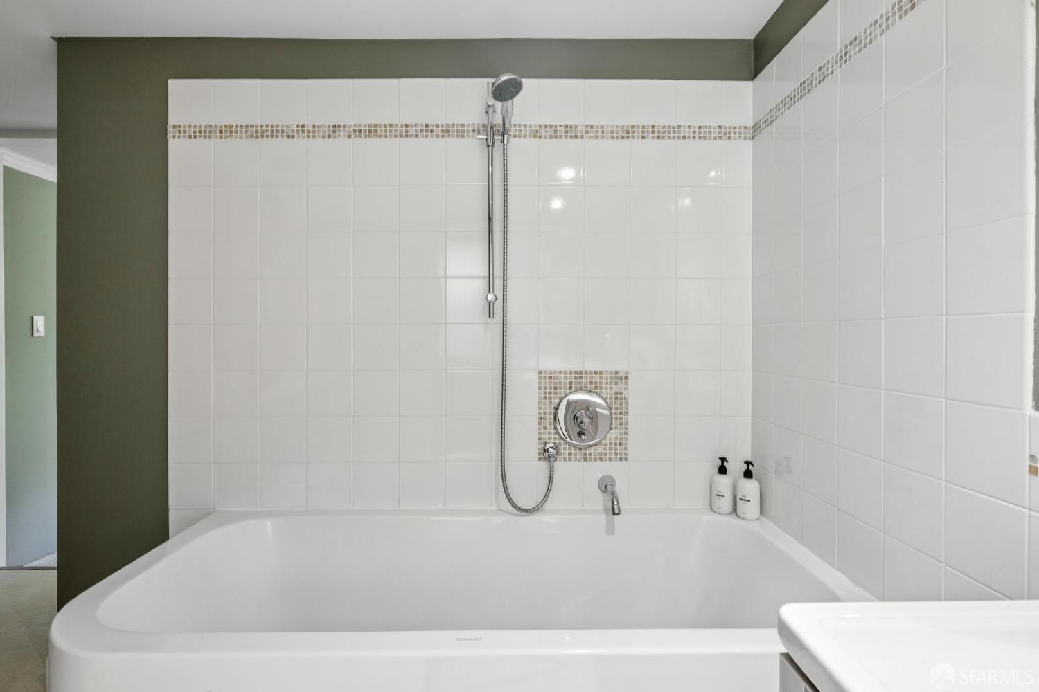 Detail Gallery Image 49 of 77 For 4106 20th St, San Francisco,  CA 94114 - 4 Beds | 3 Baths