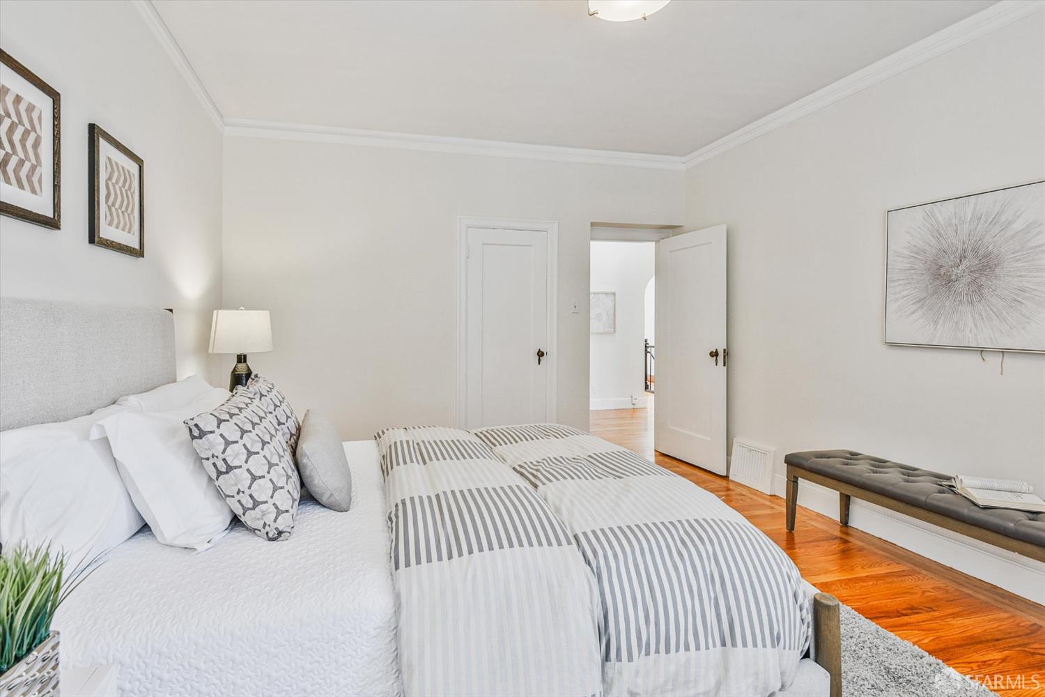 Detail Gallery Image 16 of 39 For 1411 Oakdale Ave, San Francisco,  CA 94124 - 3 Beds | 1/1 Baths