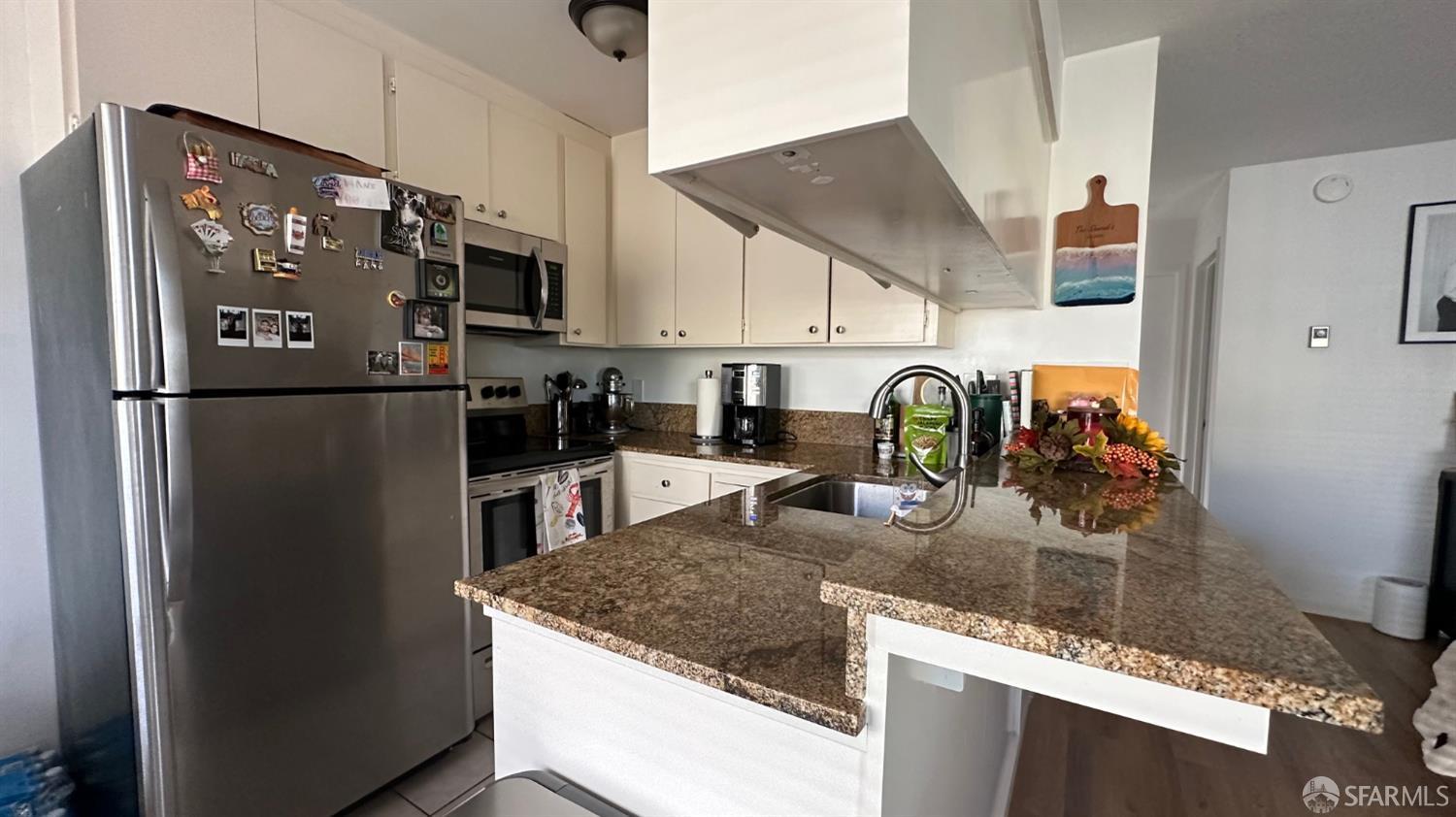 Detail Gallery Image 5 of 6 For 483 Lincoln Cir #7,  Millbrae,  CA 94030 - 2 Beds | 1 Baths