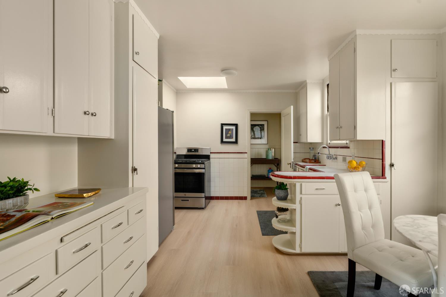 Detail Gallery Image 12 of 28 For 1310 Alabama St, San Francisco,  CA 94110 - 2 Beds | 1 Baths