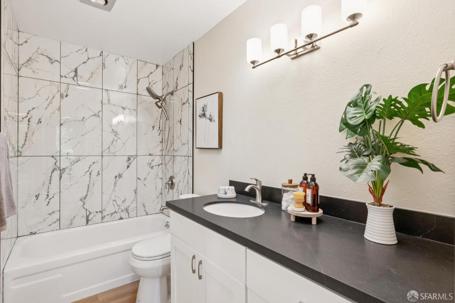 Photo #34: 425083916 Listing: Photo #34