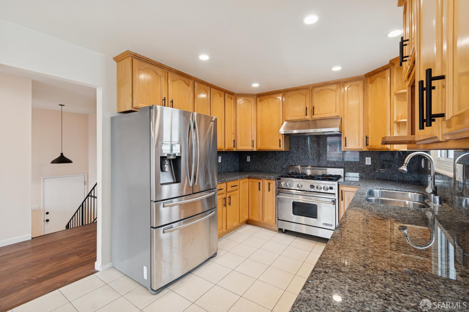 Detail Gallery Image 19 of 59 For 257 Hampshire Ct, Daly City,  CA 94015 - 5 Beds | 4 Baths