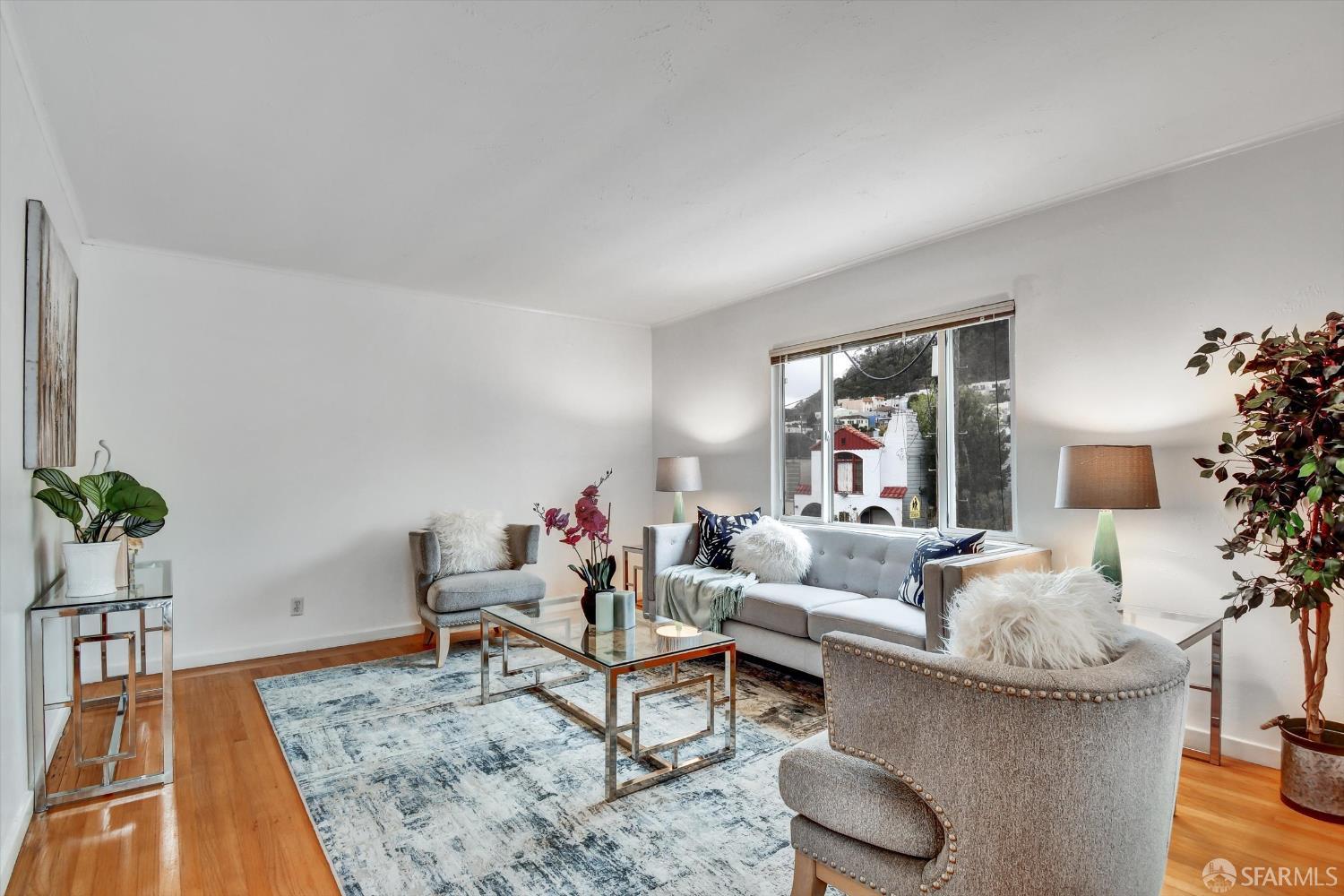 Detail Gallery Image 5 of 35 For 1090 Gilman Ave, San Francisco,  CA 94124 - 2 Beds | 2 Baths