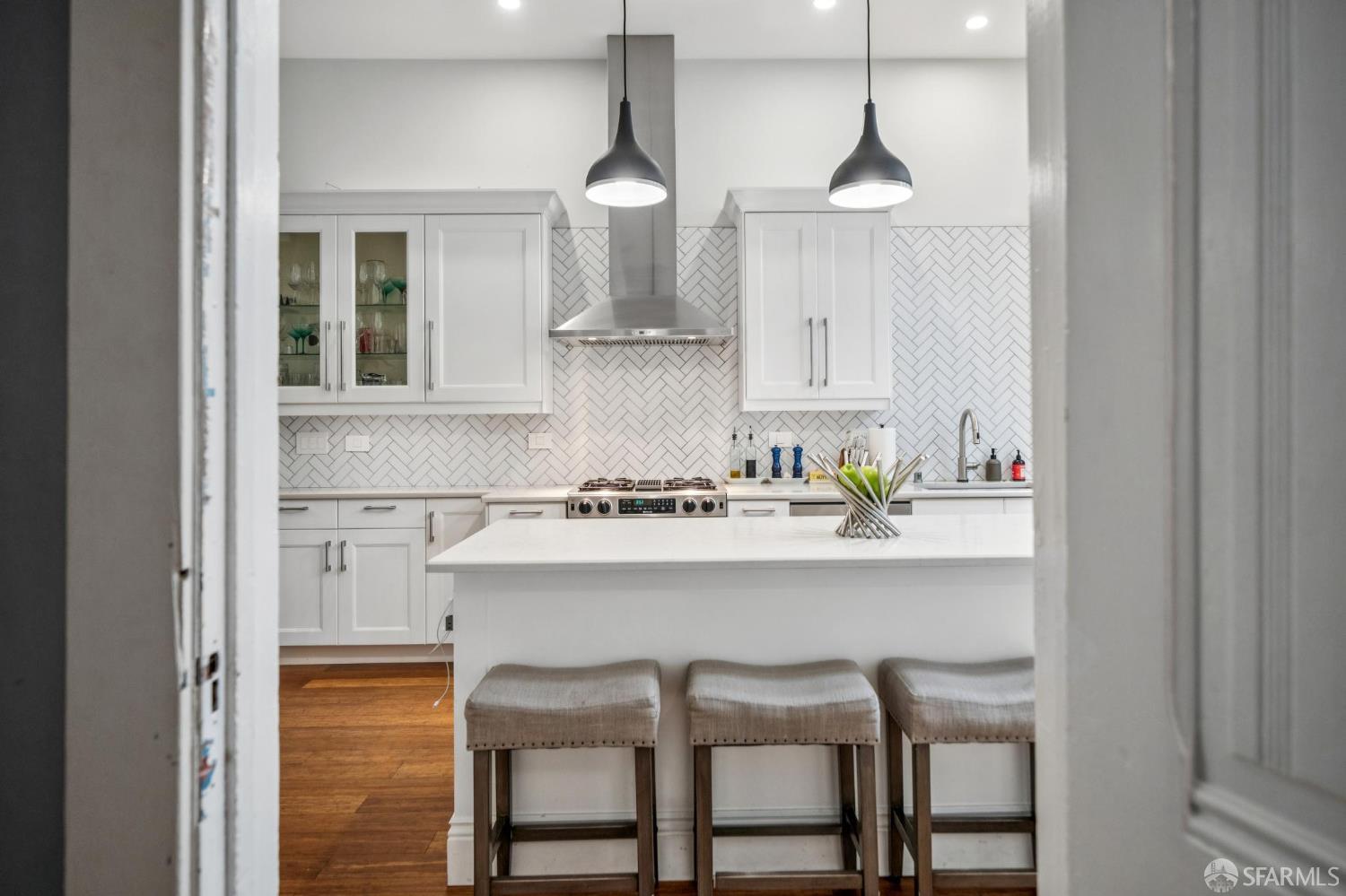 Detail Gallery Image 20 of 35 For 1040 Sanchez St, San Francisco,  CA 94114 - 2 Beds | 1 Baths