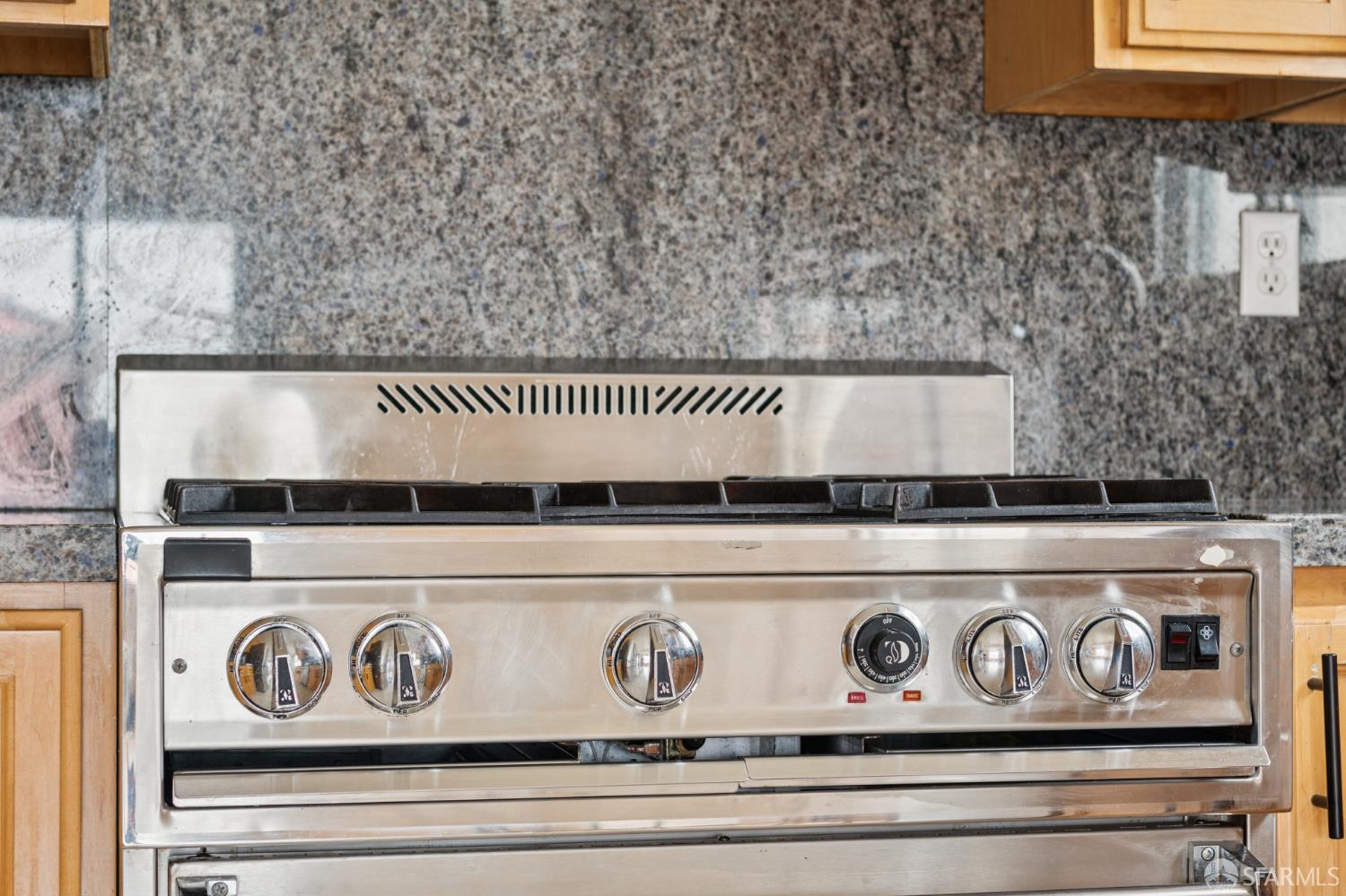 Detail Gallery Image 22 of 59 For 257 Hampshire Ct, Daly City,  CA 94015 - 5 Beds | 4 Baths