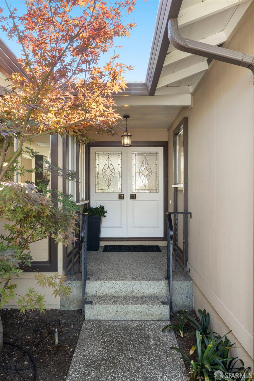 Detail Gallery Image 5 of 51 For 2595 Eaton Ave, San Carlos,  CA 94070 - 3 Beds | 2 Baths