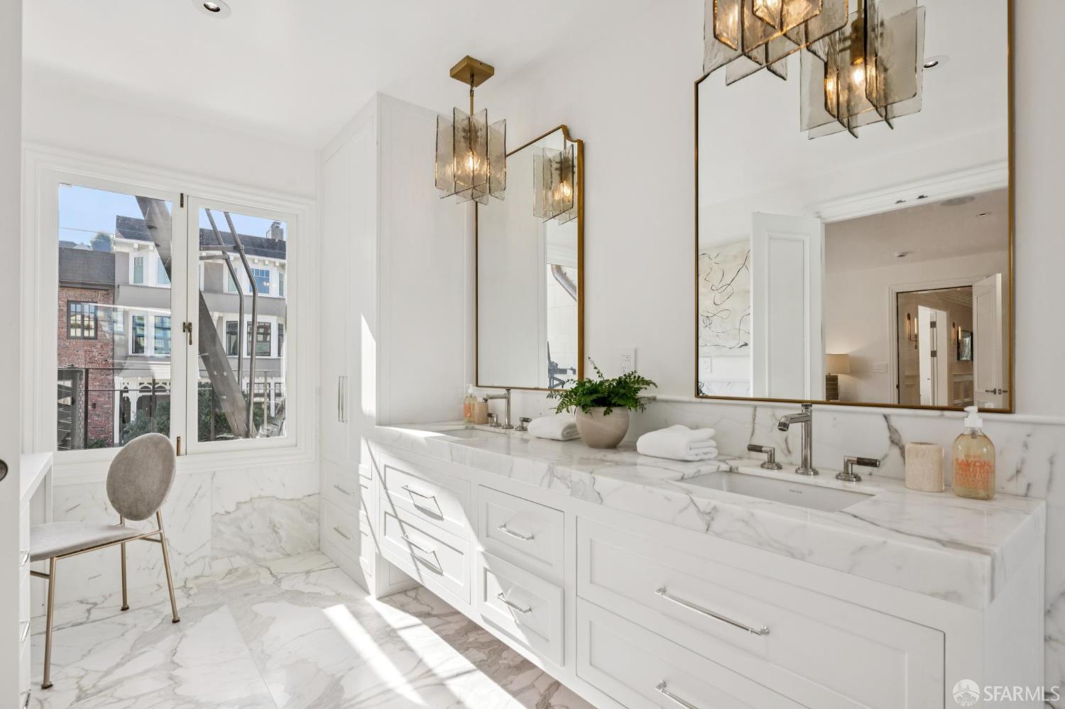 Detail Gallery Image 39 of 94 For 3300 Jackson St, San Francisco,  CA 94118 - 5 Beds | 6/2 Baths