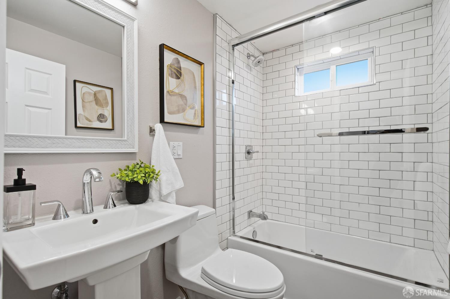 Detail Gallery Image 37 of 75 For 121 Kings Rd, Brisbane,  CA 94005 - 3 Beds | 2/1 Baths