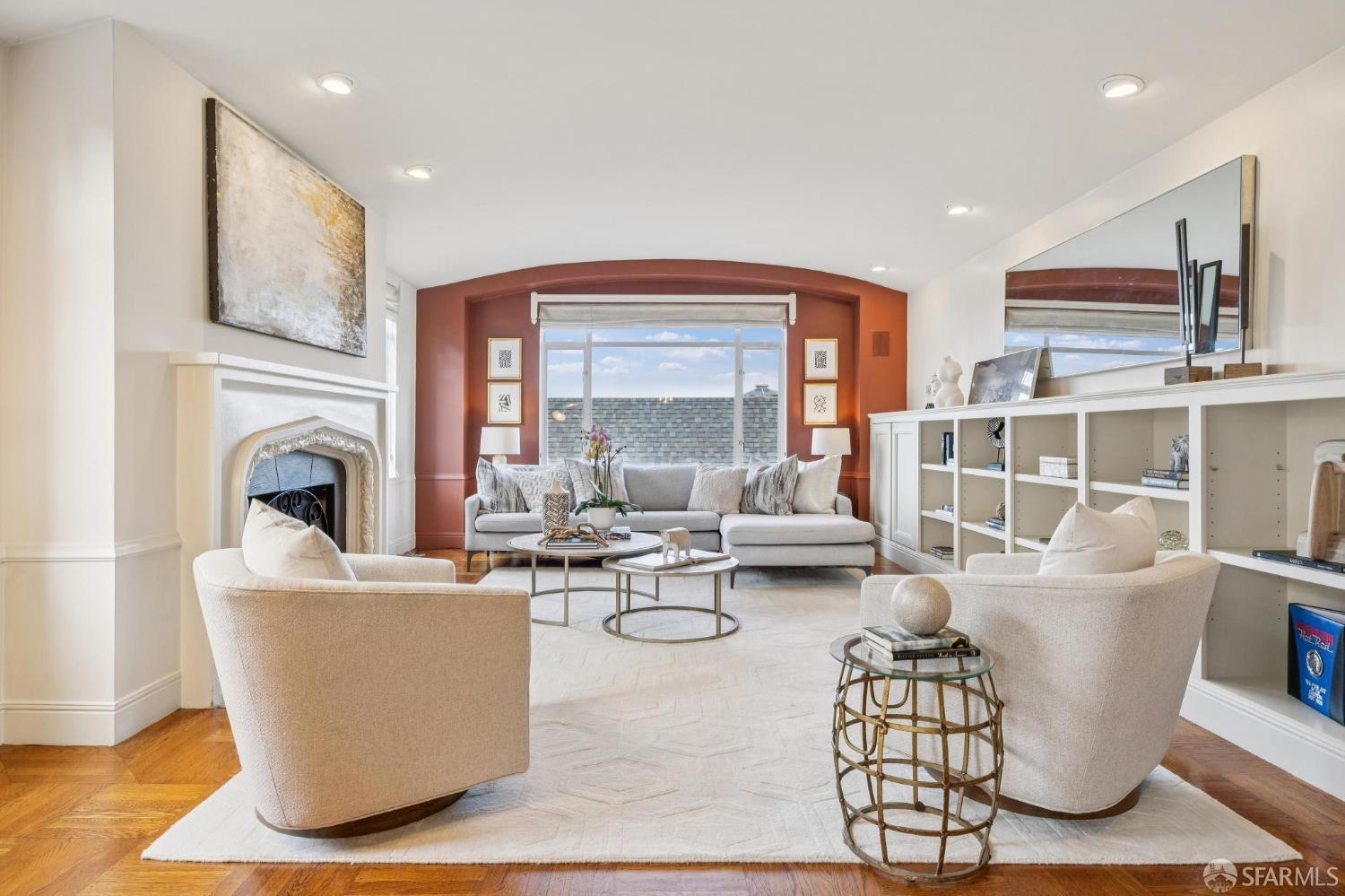 Detail Gallery Image 4 of 33 For 2100 Green St #206,  San Francisco,  CA 94123 - 2 Beds | 2 Baths