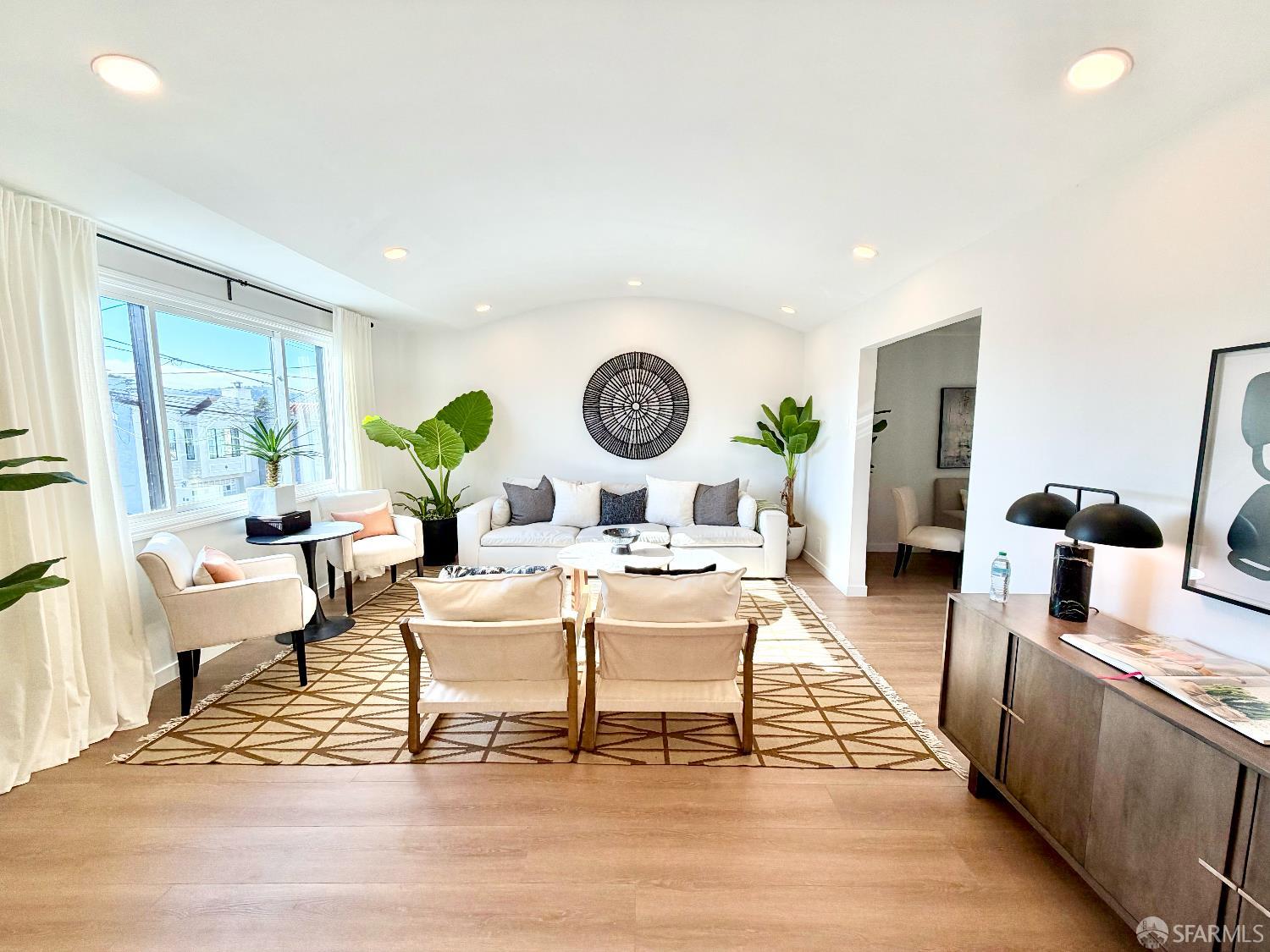 Detail Gallery Image 3 of 30 For 45 Scotia Ave, San Francisco,  CA 94124 - 3 Beds | 2 Baths