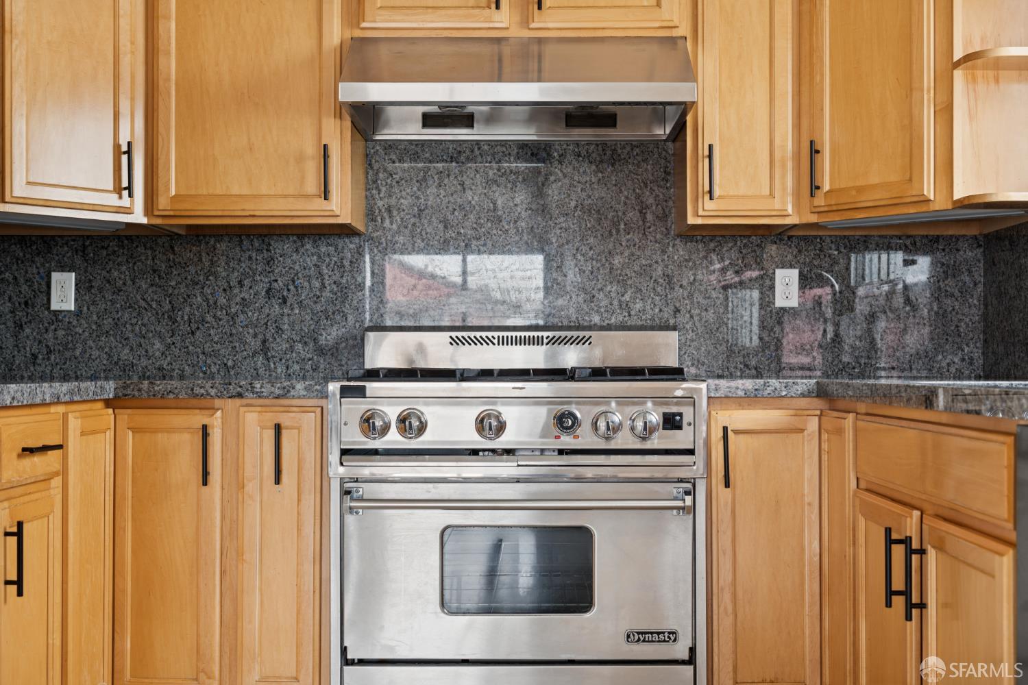 Detail Gallery Image 21 of 59 For 257 Hampshire Ct, Daly City,  CA 94015 - 5 Beds | 4 Baths