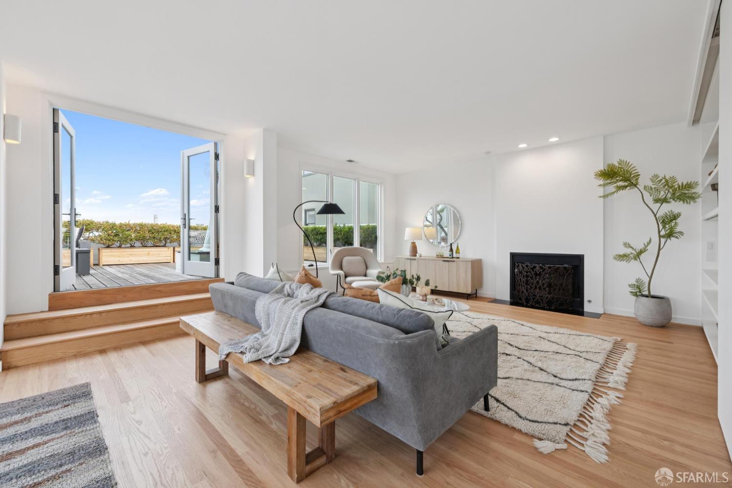 Detail Gallery Image 10 of 34 For 50 Montclair Ter, San Francisco,  CA 94109 - 3 Beds | 2/1 Baths